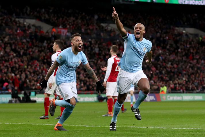 Kompany fagnar marki sínu