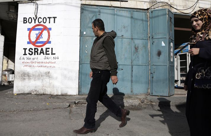 Opinberir aðilar sem halda áfram að sniðganga slíkar vörur eða þjónustu verður refsað.