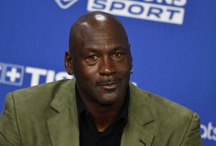 Michael Jordan er eigandi Charlotte Hornets og eini svarti maðurinn sem á meirihluta í félagi í NBA-deildinni.