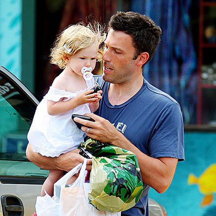 Leikarinn Ben Affleck með dóttur sinni Violet, 2 ára.