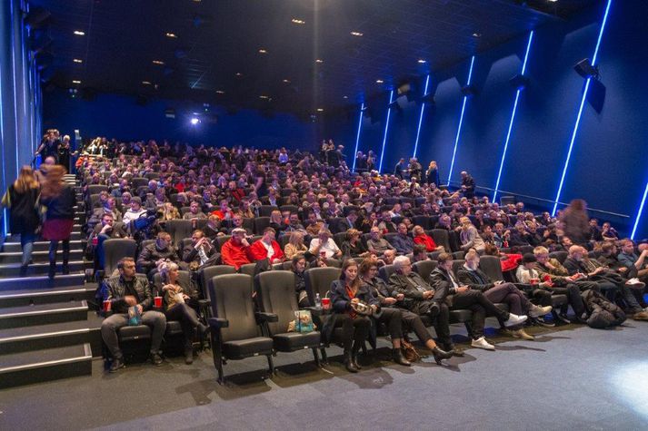 Bíóbekkir Smárabíós verða að öllum líkindum ekki svona þétt setnir þegar það opnar aftur 4. maí.