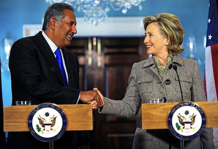 Clinton í Katar. Fundur utanríkisráðherra Bandaríkjanna með Sheikh Hamad bin Jassim Jabr Al-Thani, forsætis- og utanríkisráðherra Katar.
Nordicphotos/AFP