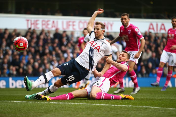 Harry Kane skorar fyrsta mark leiksins.