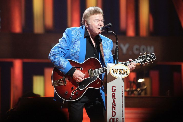 Roy Clark á sviði í Nashville árið 2010.