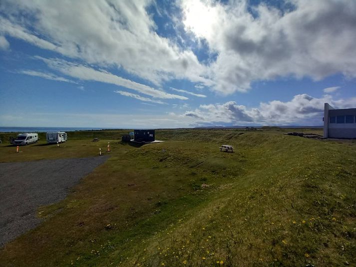 Sautján stiga hiti var á Raufarhöfn  í dag þegar Vísir sló á þráðinn þangað.
