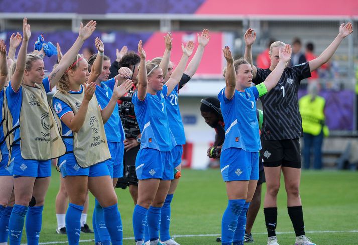 Það var þungt yfir öllum Íslendingum á Stockhorn Arena eftir tapið í gærkvöld.
