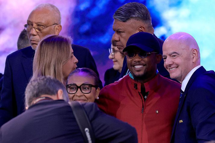 Samuel Eto'o og Gianni Infantino á FIFA-þinginu í Paragvæ í maí í fyrra.