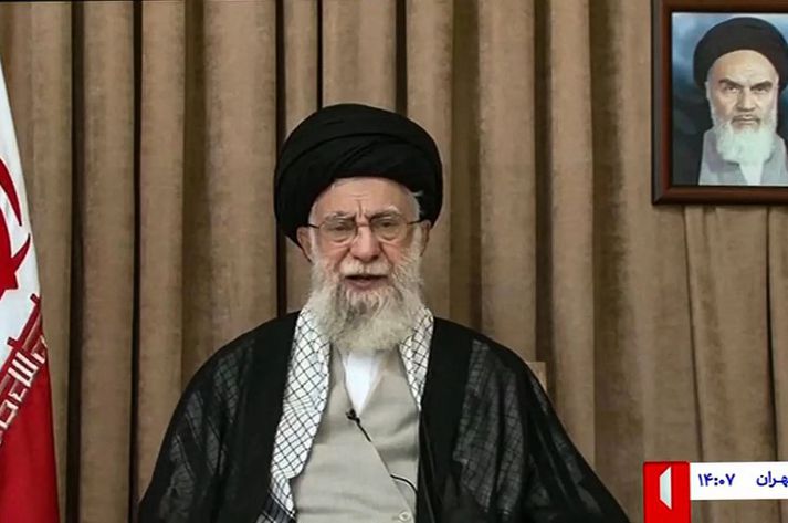Khamenei er sagður hafast við á öruggum stað, handan greipa Ísraels og Bandaríkjanna.