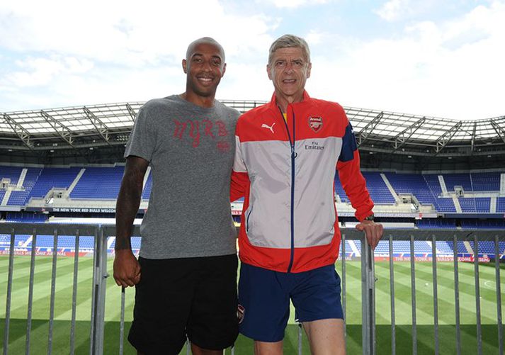 Wenger ásamt Thierry Henry, fyrrum lærisveini sínum hjá Arsenal.