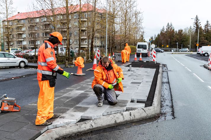 Menn við vinnu. Atvinnuleysi var um 3% á fyrsta ársfjórðungi.