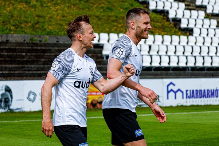 Steven Lennon og Matthías Vilhjálmsson spiluðu stóran þátt í sigri FH í dag.