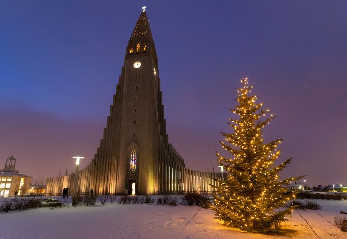 Eflaust leggja einhverjir leið sína í Hallgrímskirkju í aftansöng í kvöld.