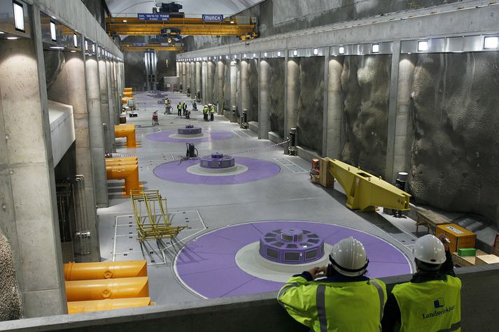 Aflstöð Kárahnúkavirkjunar í Fljótsdal var komin í fullan rekstur árið 2007 – uppsett afl er 690 MW. 