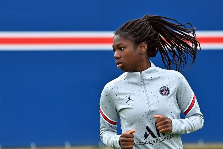 Aminata Diallo á æfngu með Paris Saint Germain en franska liðið sagði upp samningi sínum við hana í sumar.