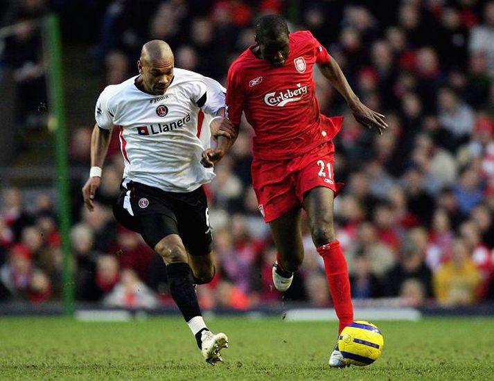 Traore til charlton Hér má sjá Djimi Traore í leik gegn Charlton á síðasta tímabili.