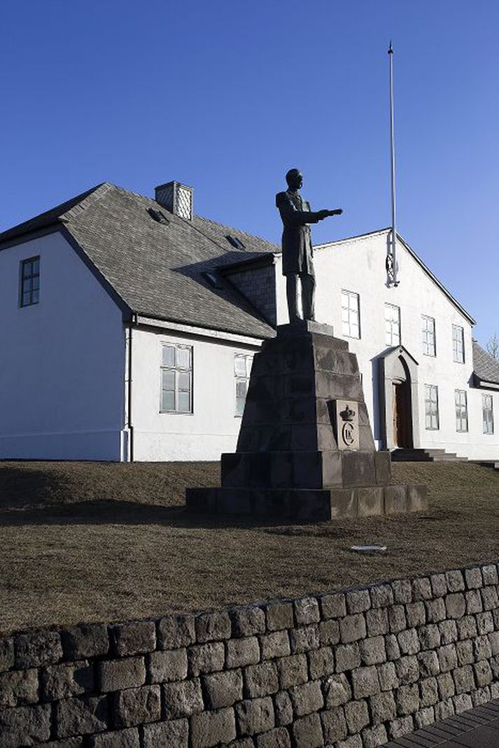 Ef þú reyndir að hringja í forsætisráðuneytið í morgun er líklegt að þú hafir talað við Ingibjörgu Sigurvinsdóttur, íbúa í Breiðholta.