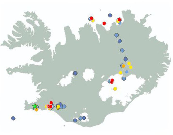 Skjálftinn,sem var yfir þrír að styrk, er merktur með grænni stjörnu.