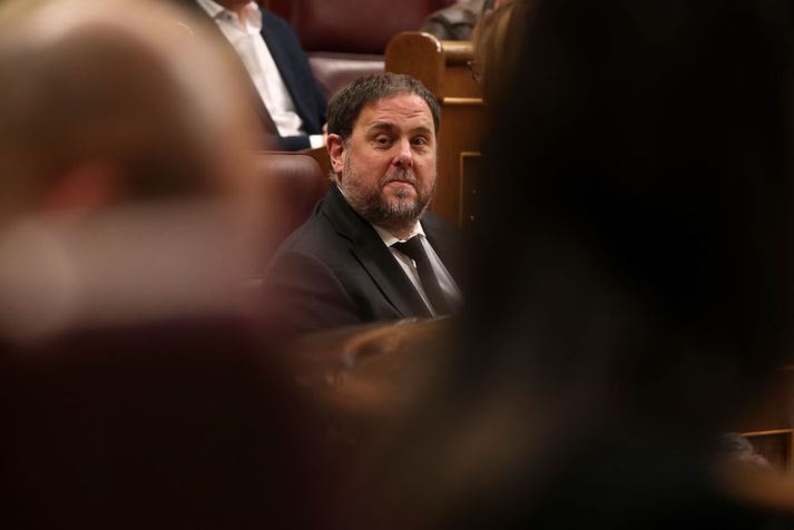 Hæstiréttur Spánar dæmdi í gær Oriol Junqueras í þrettán ára fangelsi fyrir uppreisnaráróður og misnotkun á opinberu fé.