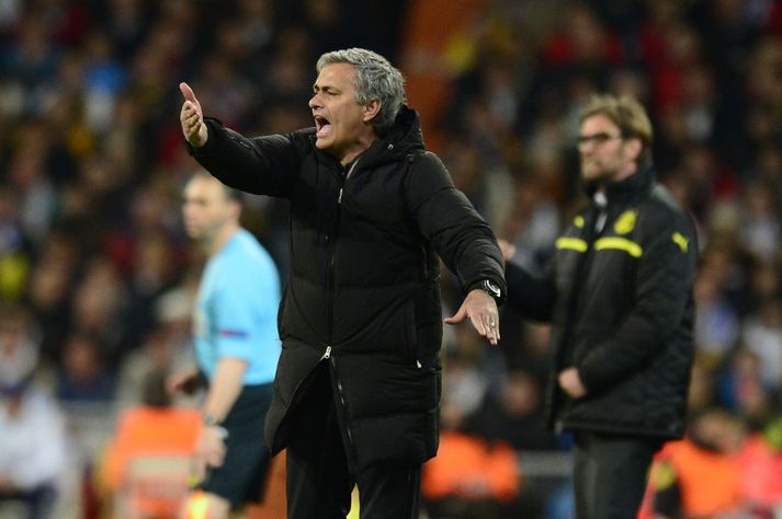 Mourinho á hliðarlínunni í kvöld.
