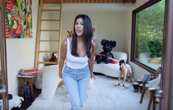 Kourtney Kardashian bauð í heimsókn.