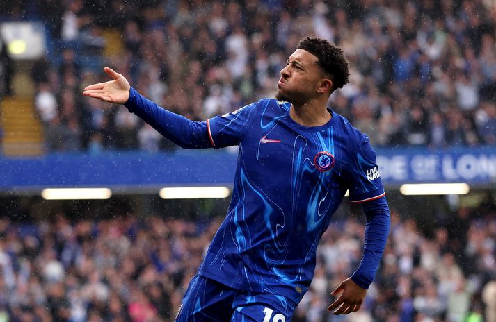 Jadon Sancho fagnar marki fyrir Chelsea en það hefur kostað sitt að setja saman núverandi leikmannahóp og það sést vel á greiðslum til umboðsmanna.