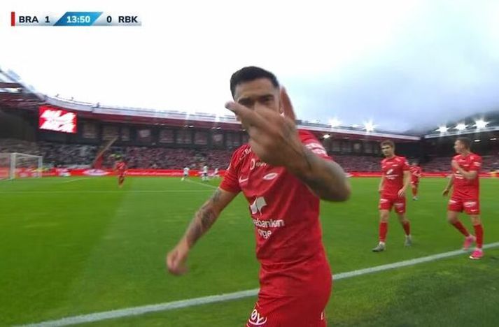 Niklas Castro segir fáránlegt ef hann verður dæmdur í bann fyrir að sýna puttann í leik Brann og Rosenborg.