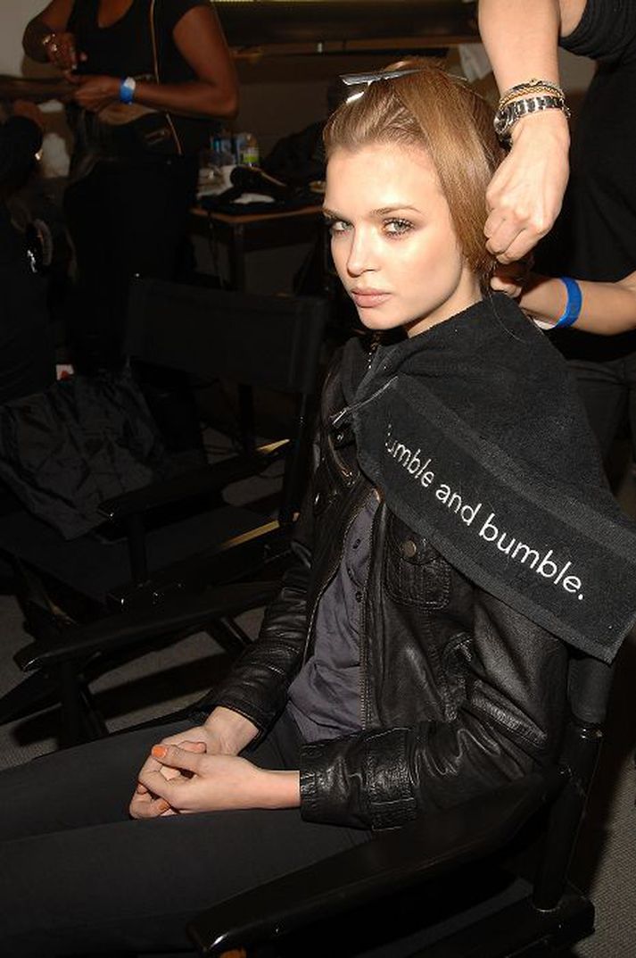 Josephine Skriver.