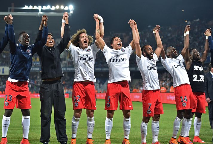 Leikmenn PSG fagna titlinum.
