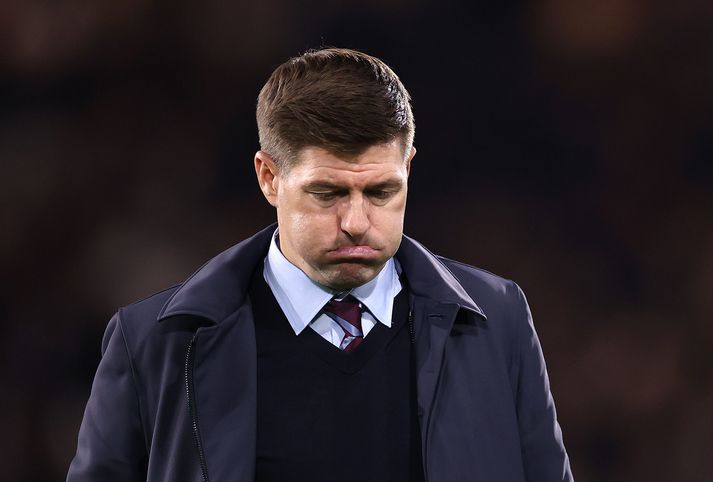 Steven Gerrard niðurlútur eftir tap Aston Villa gegn Fulham síðasta fimmtudag.