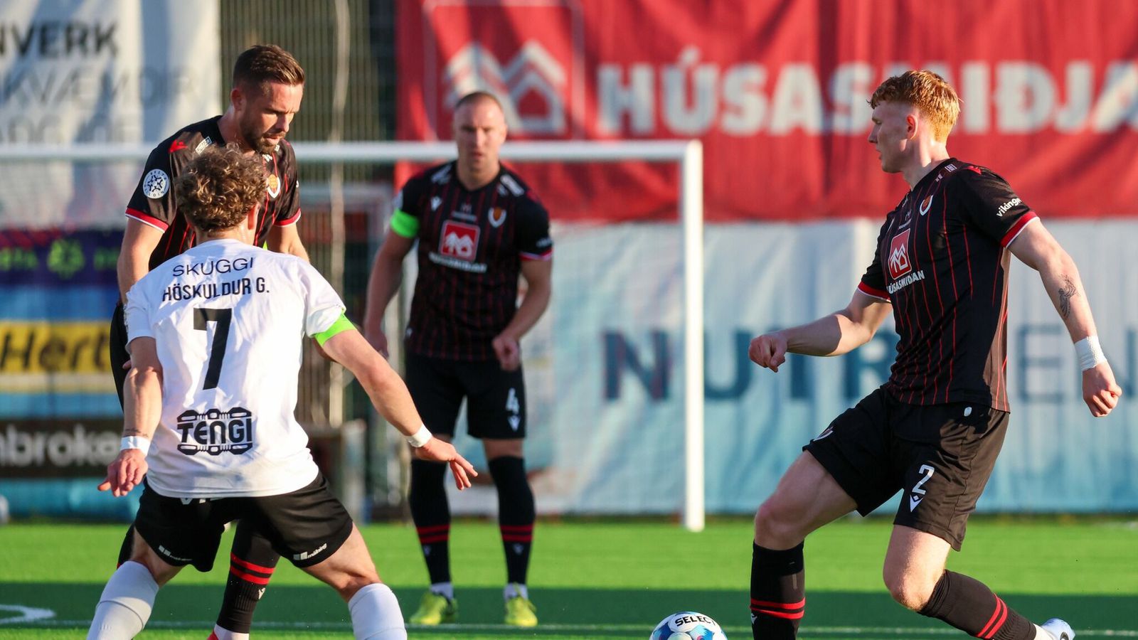 Upp­gjörið: Víkingur - Breiða­blik 2-2 | Tíu Blikar nældu í sterkt stig á erfiðum úti­velli