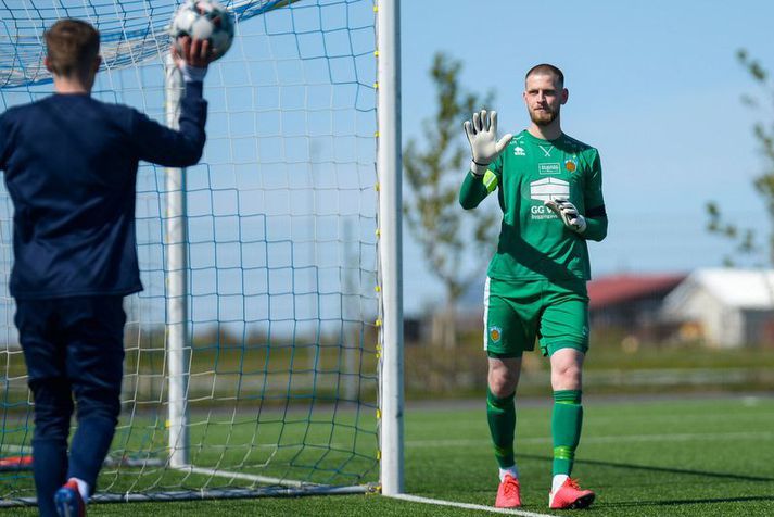 Ólafur Íshólm Ólafsson og félagar í Fram verða í eldlínunni í Keflavík í dag.