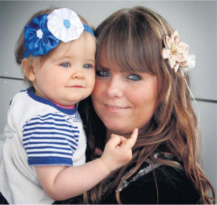 Thelma byrjaði að hanna hárböndin fyrir dóttur sína, Lilju Margréti.