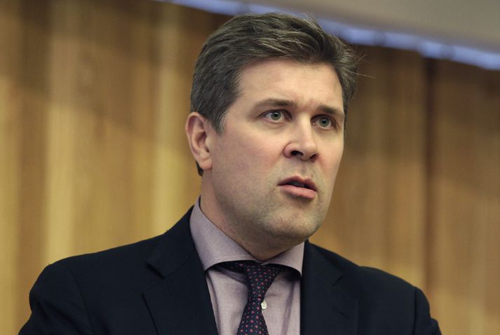 Önnur umræða fjárlega hefur staðið í rúmar 74 klukkustundir. Bjarni segir virðingu Alþingis í spíral niður á við.