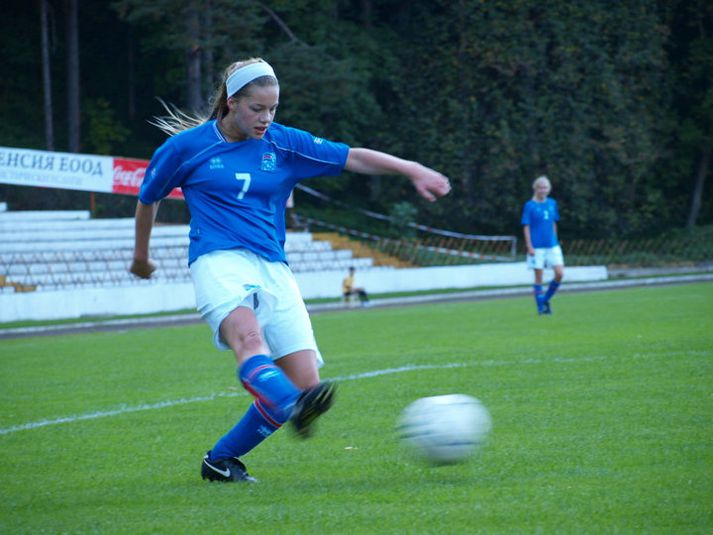 Hildur Antonsdóttir skoraði mark Íslands í 1-1 jafnteflinu gegn Noregi í riðlakeppninni