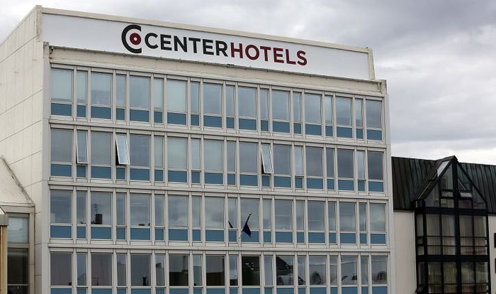 Efsta hæð hússins hefur ekki fulla lofthæð og eigendur þess vilja fá leyfi til að hækka þakið af þessum sökum. fréttablaðið/valli