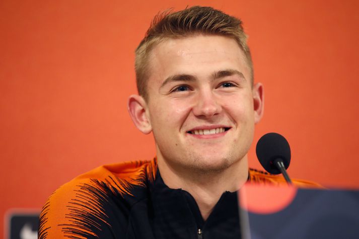 Matthijs de Ligt á blaðamannafundi.