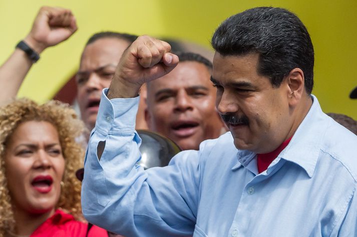 Maduro fagnaði á fundi með stuðningsmönnum sínum á dögunum en óvíst er hvort hann fagni þessum fyrsta áfanga.