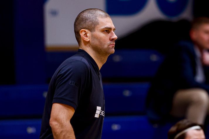 Hjalti Þór er alfarið tekinn við þjálfun Bónus deildar liðs Álftaness í körfubolta. Hann var áður aðstoðarþjálfari liðsins undir stjórn Kjartans Atla Kjartanssonar