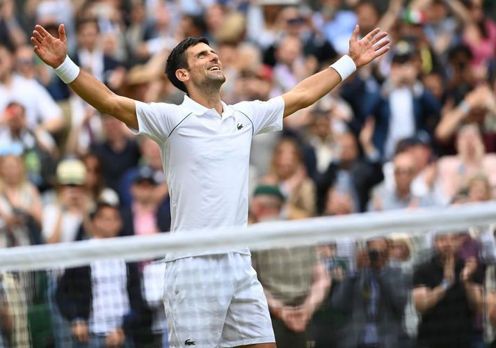 Hinn umdeildi en afburðagóði Novak Djokovic verður með á Ólympíuleikunum.