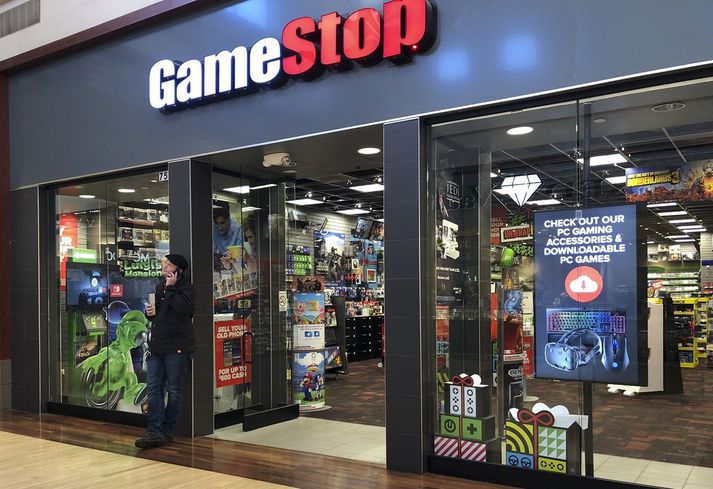 Eftir undraverða hækkun hefur virði hlutabréfa GameStop lækkað verulega á nýjan leik.