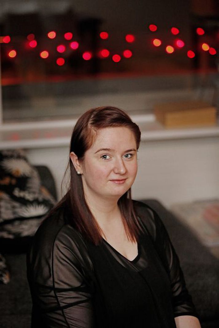 Eva Finnbogadóttir ákvað að verða ljósmóðir á unglingsárum og hefur unnið markvisst að því síðan. Hún þarf að taka á móti 40 börnum í starfsnámi sínu sem ljósmóðir.
