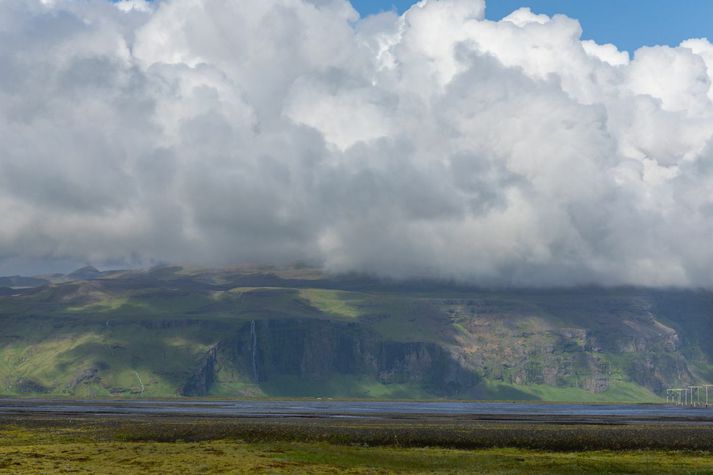 Búist er við hviðum yfir 30 metrum á sekúndu frá Eyjafjöllum.