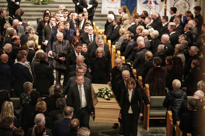 Fjöldi manns minntist Vilhjálms í Hallgrímskirkju auk þess sem fylgst var með útsendingunni víða um land.