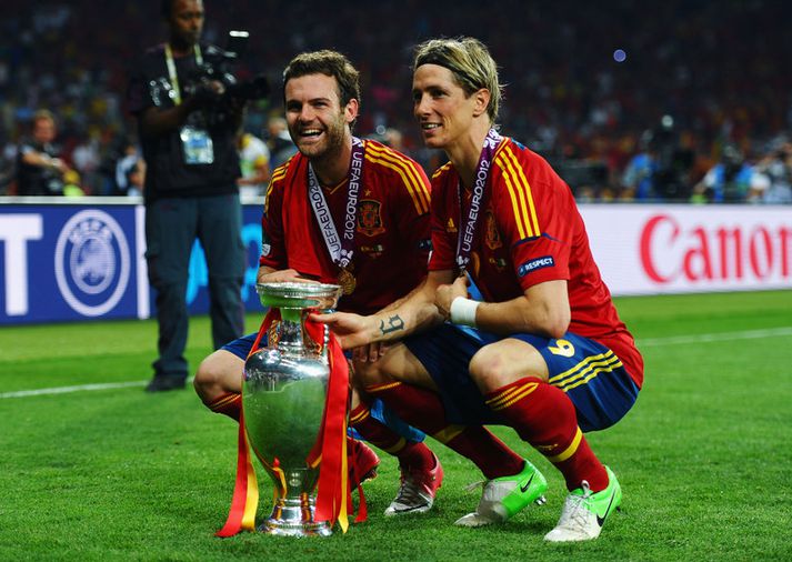 Juan Mata og Fernando Torres þegar Spánverjar urðu Evrópumeistarar í júní.