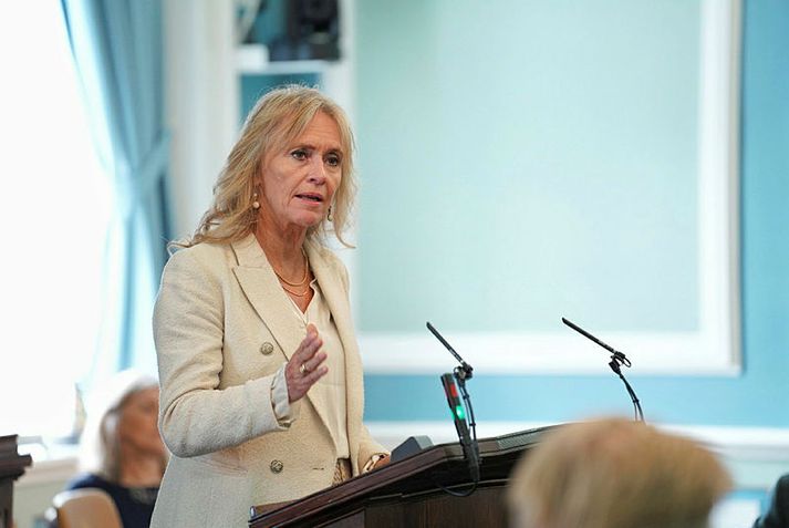 Þorgerður Katrín Gunnarsdóttir utanríkisráðherra segist skynja taugaveiklun í minnihlutanum. Hann verði einfaldlega að treysta þjóðinni.