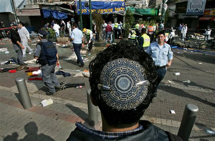 Af vettvangi í Tel Aviv í Ísrael í gær.