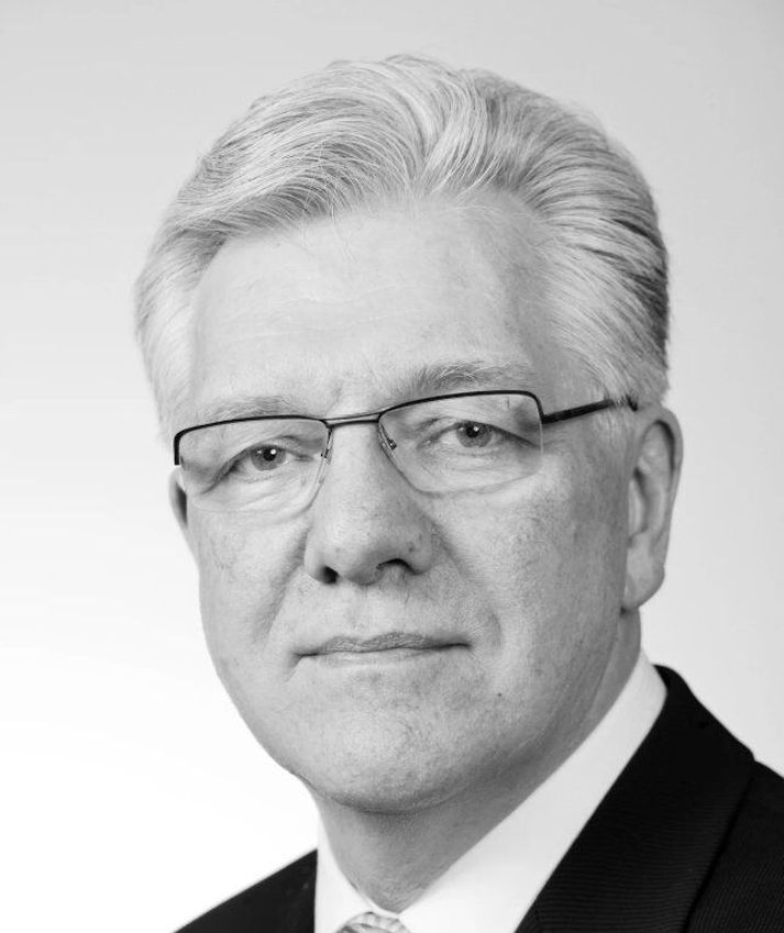 Sturla hafði yndi af hestamennsku, stangveiði, tónlist og lestri fagurbókmennta. 