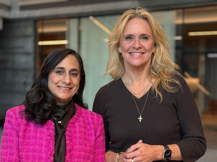 Anita Anand, utanríkisráðherra Kanada, ásamt Þorgerði Katrínu Gunnarsdóttur, utanríkisráðherra Íslands.
