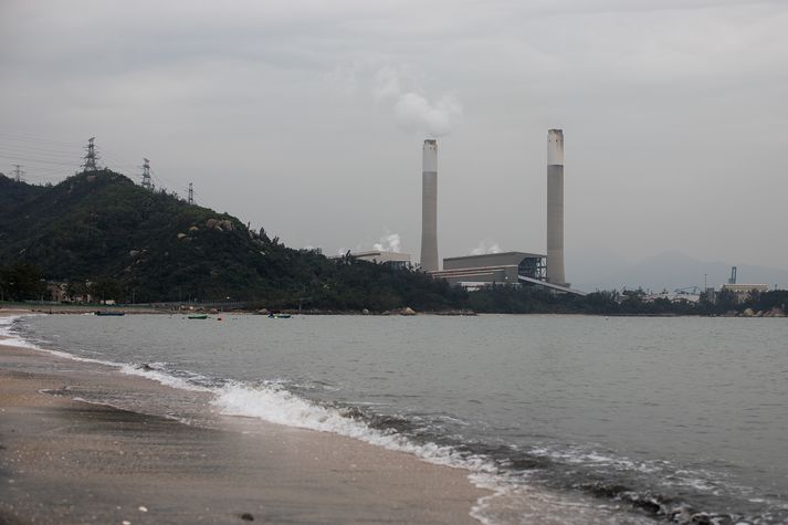 Kolaorkuver í Hong Kong spúir reyk út í andrúmsloft jarðar.