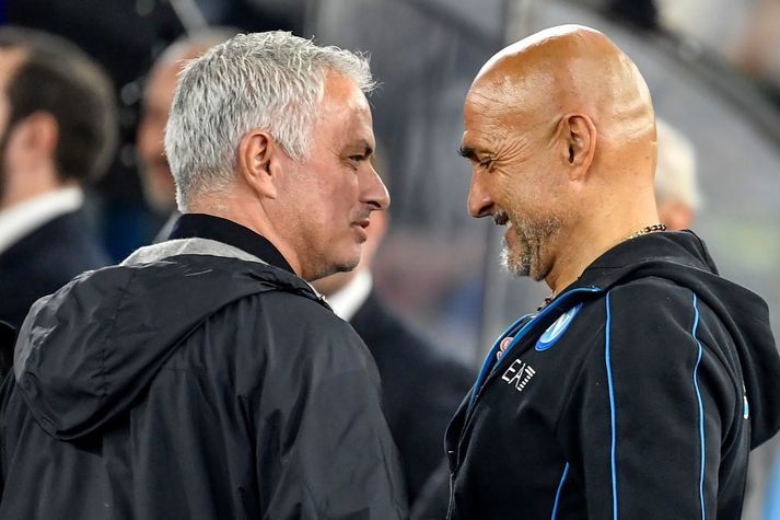 José Mourinho reyndi að slá Luciano Spalletti og hans menn út af laginu fyrir leik Roma og Napoli.